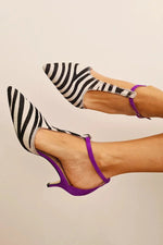Cargar imagen en el visor de la galería, Davina™ | Tacones stiletto con estampado de cebra audaz
