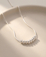 Cargar imagen en el visor de la galería, Collar de Cuentas Minimalista

