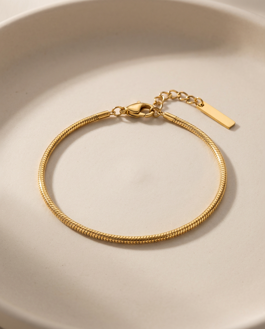 Freepik__premium jewelry product photograph of the uploaded__76966