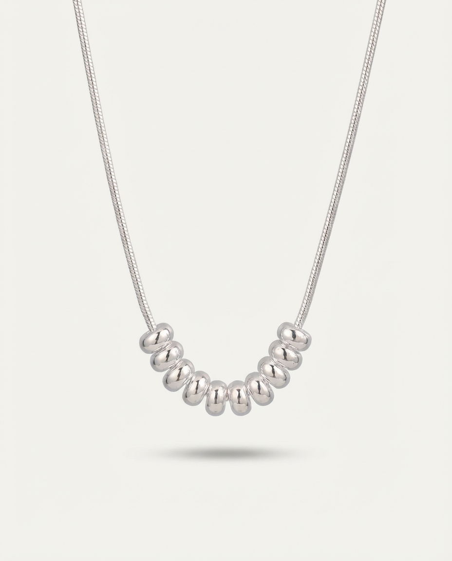 Collar de cuentas minimalista